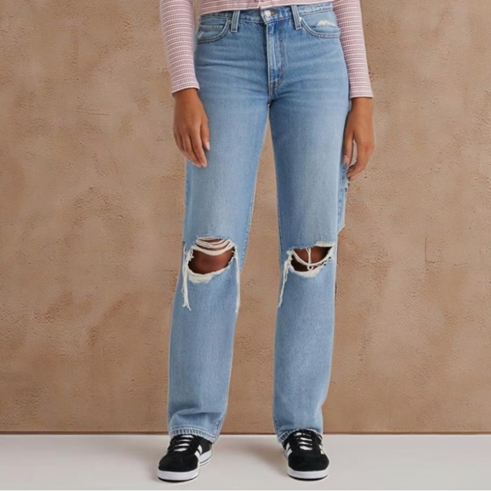 Women's Vintage Levi’s Distressed Jeans